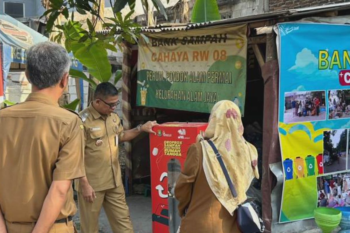 DLH Kota Tangerang Sediakan Dropbox Khusus Limbah Elektronik di Jatiuwung, Warga Bisa Buang Baterai dan Lampu Bekas
