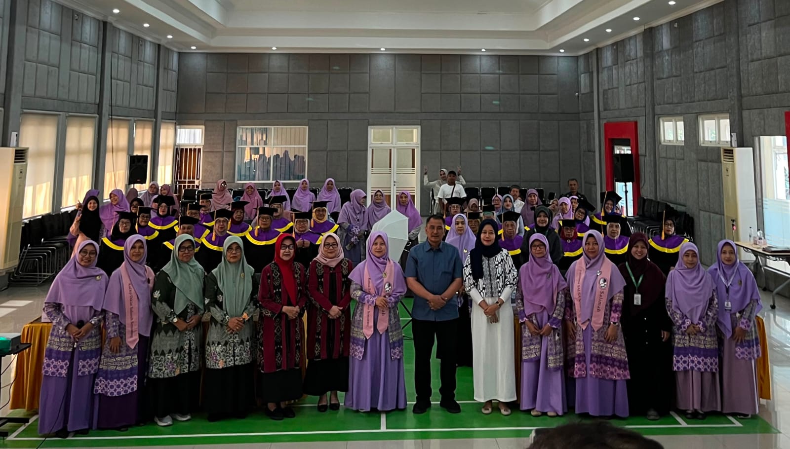 Semangat Belajar Tak Kenal Usia, Sekolah Lansia SALSA Semarang Wisuda 22 Lulusan Angkatan Perdana