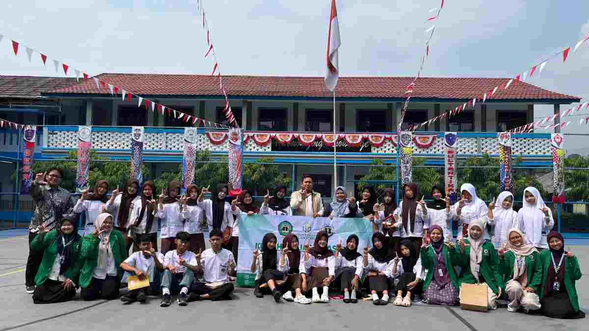 Mahasiswa KKN UIB di Desa Kalong Sawah Bekali Pelajar SMK Literasi Keuangan Digital untuk Lawan Judi Online dan Pinjol Ilegal