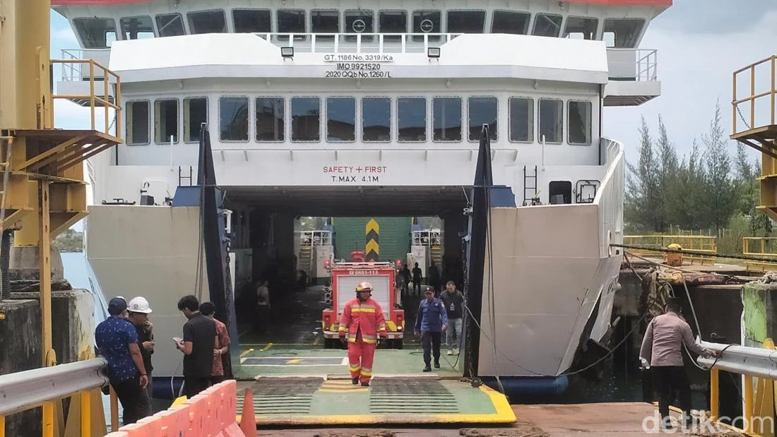 Ledakan di Kamar Mesin KMP Aceh Hebat 2 Saat Sandar di Pelabuhan Ulee Lheu, 14 Penumpang Luka Bakar Dirujuk ke RSUD Zainoel Abidin