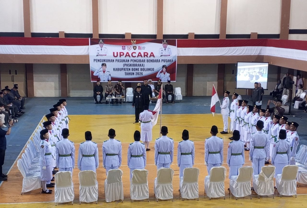 Ismet Mile Kukuhkan 33 Paskibraka Bone Bolango untuk HUT ke-81 RI, Tekankan Nilai Perjuangan dan Disiplin