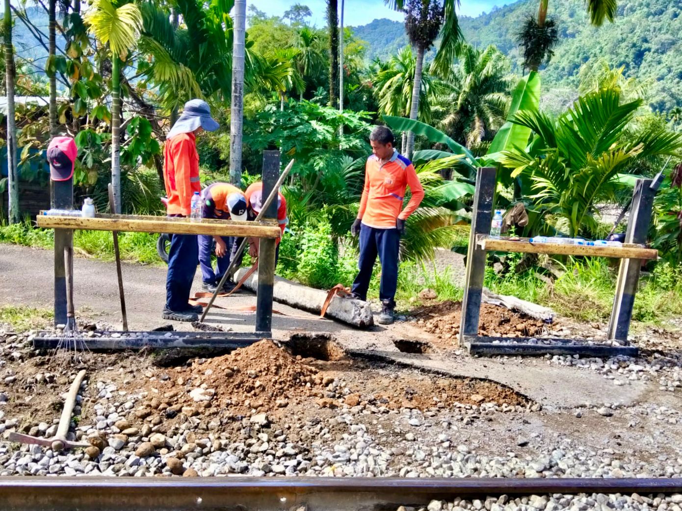 KAI Divre II Sumbar Tuntaskan Penutupan 35 Perlintasan Liar, Dua Titik Terakhir Ditutup di Padang dan Padang Pariaman