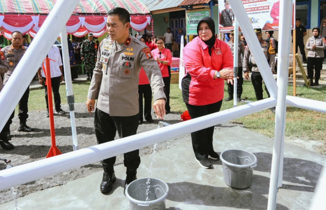 Kapolda Malut Resmikan Sumur Bor dan Salurkan Ratusan Bantuan Sosial di Halmahera Tengah Jelang Hari Bhayangkara