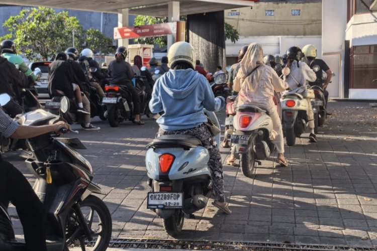 Harga Pertamax Turun Rp 300 di Bali, 6 SPBU Denpasar Justru Kosong dan Antrean Mengular