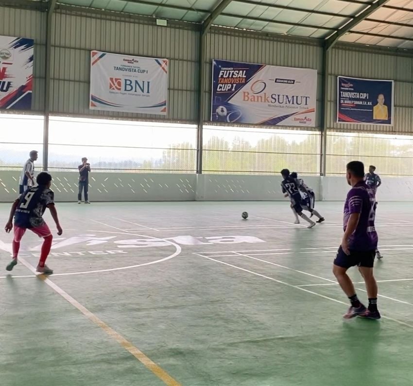 Anggota DPR RI Maruli Siahaan Beri Dana untuk Turnamen Futsal 