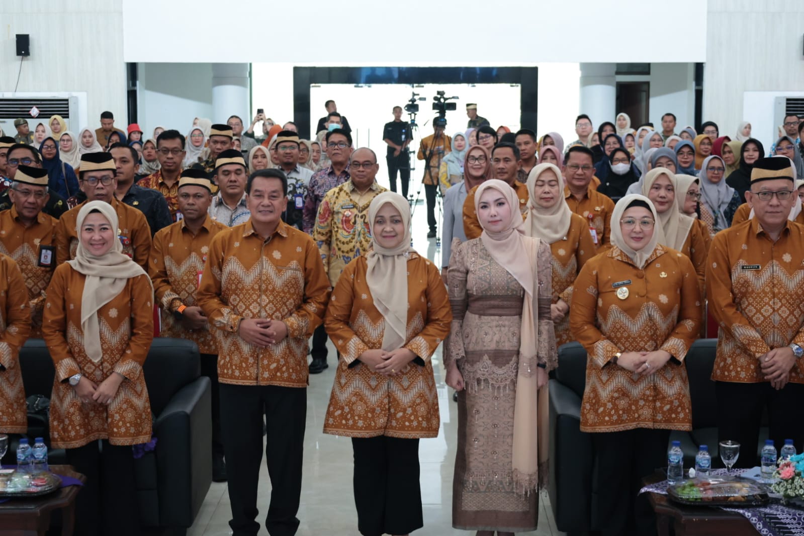 Bupati Tangerang Terbitkan Edaran Wajibkan Ayah Antar Anak di Hari Pertama Sekolah, Ini Isinya