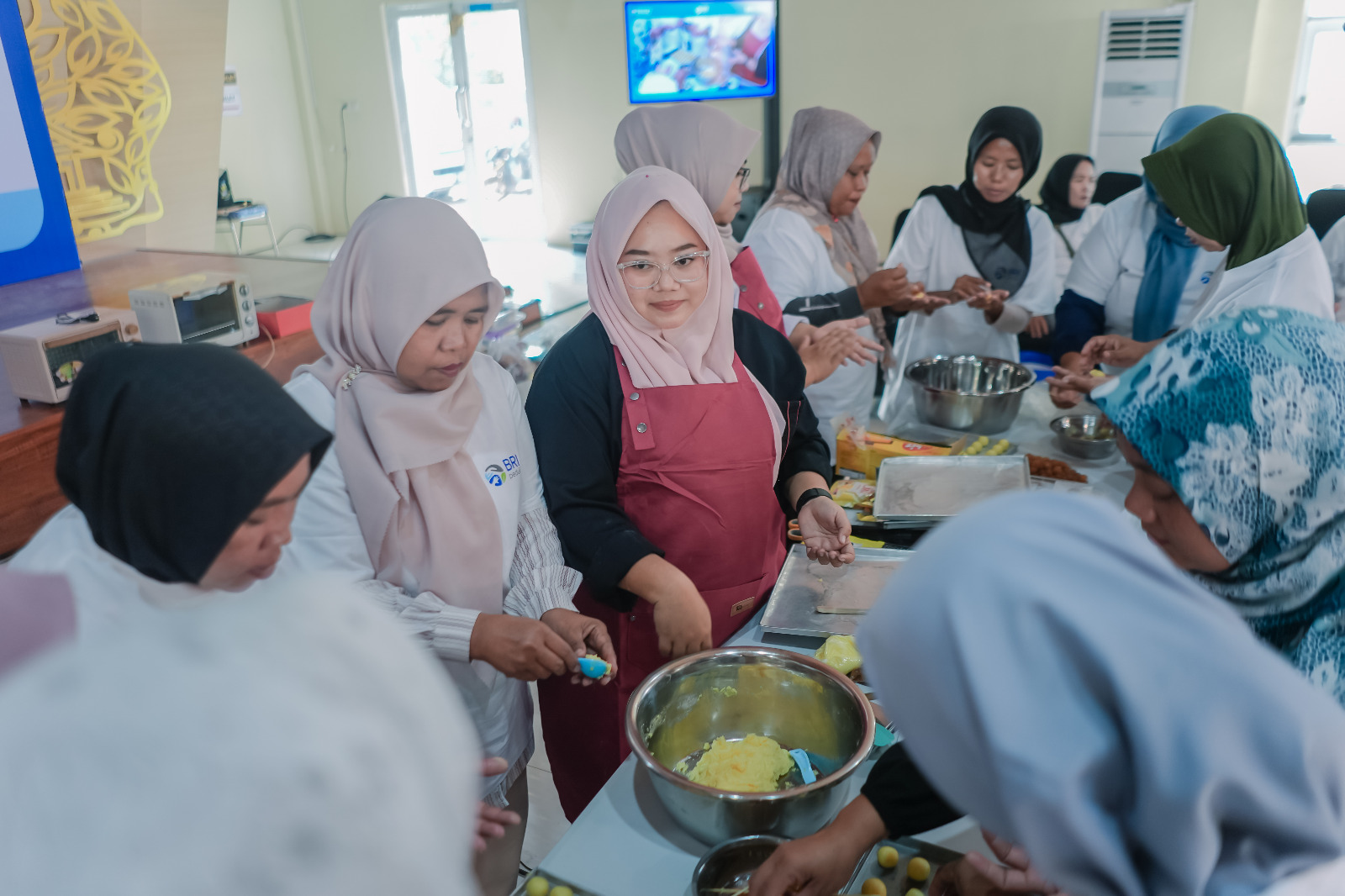BRI Peduli Latih 60 Purna PMI di Cirebon Jadi Wirausaha: Bekal Keterampilan Usai Bekerja di Luar Negeri