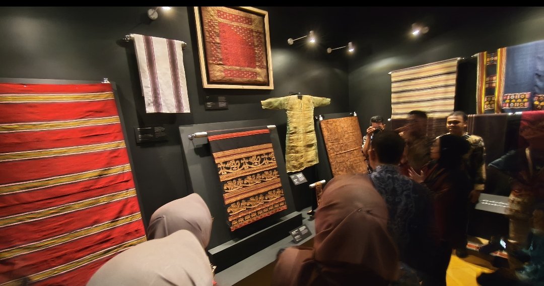 Museum NTB Bawa Kain Osap ke Pameran Nasional di Yogyakarta, Tenun Sakral Pengiring Ritual Kematian Masyarakat Sasak