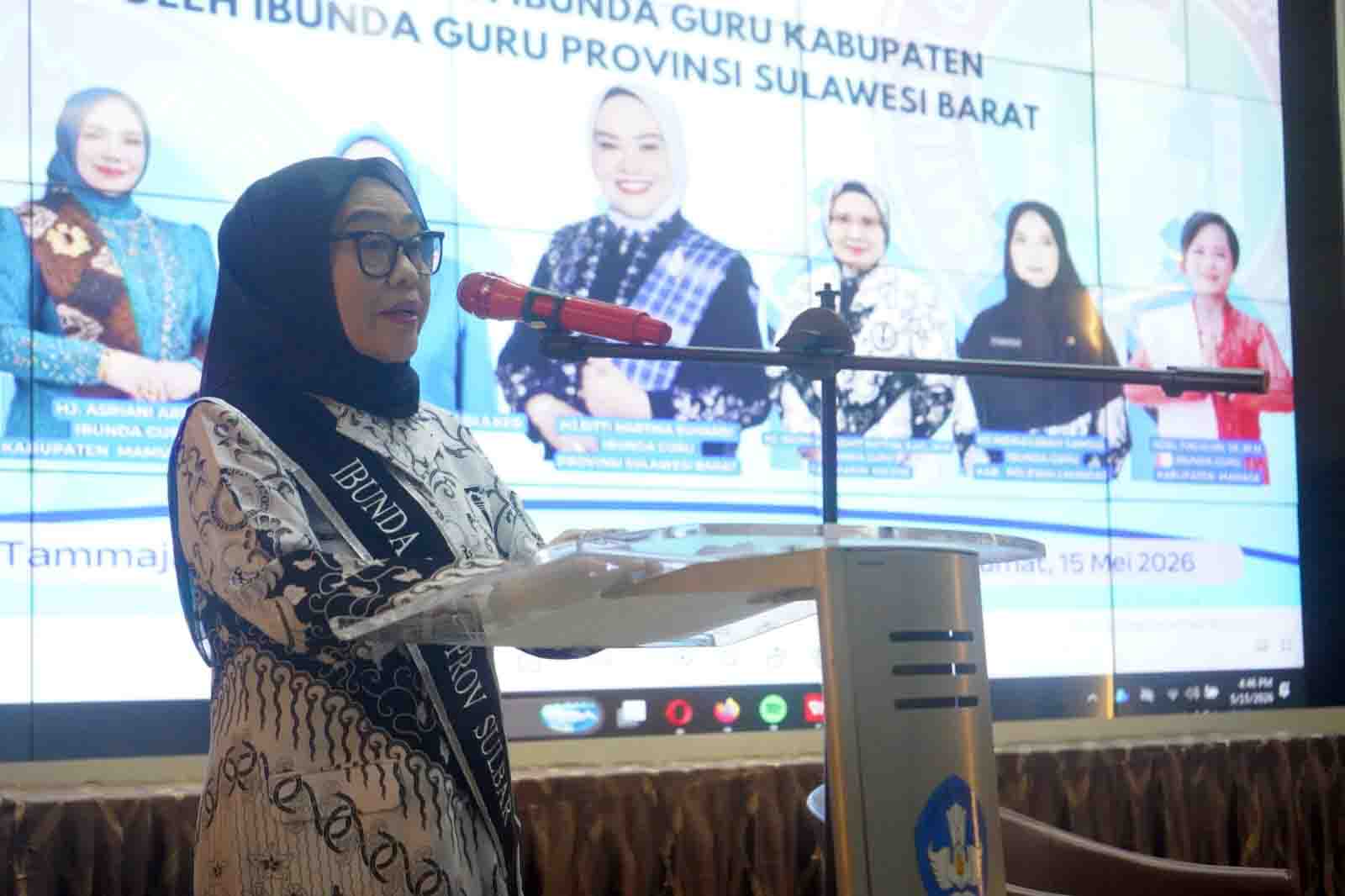 Pengukuhan Ibunda Guru se-Sulbar, Harsinah: Pendidikan Lahir dari Kasih Sayang, Bukan Sekadar Otoritas Intelektual