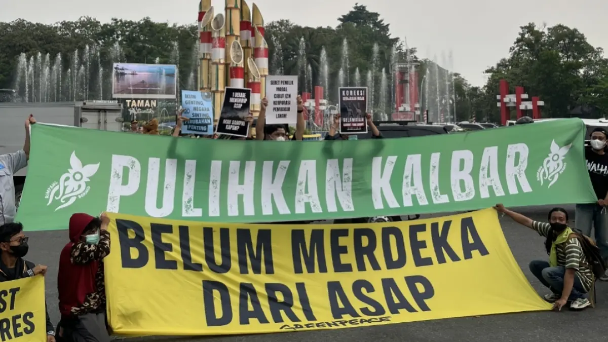 Aliansi Darurat Asap Desak Pemprov Kalbar Cabut Izin Perusahaan yang Lahan Konsesinya Kebakaran Berulang, 6 Tuntutan Diserahkan