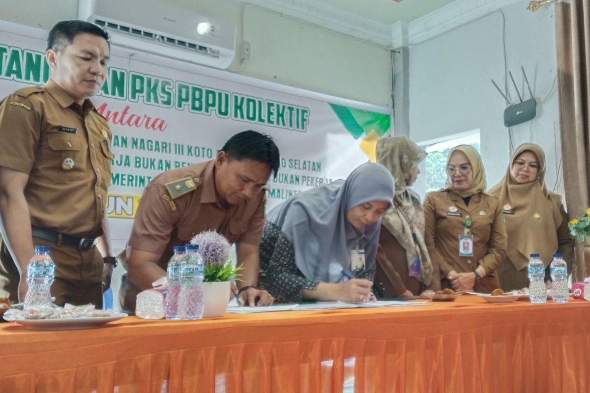Perantau Padang Pariaman Gotong Royong Bayar Iuran BPJS Kesehatan 100 Warga Kurang Mampu di Nagari III Koto Aur Malintang Selatan