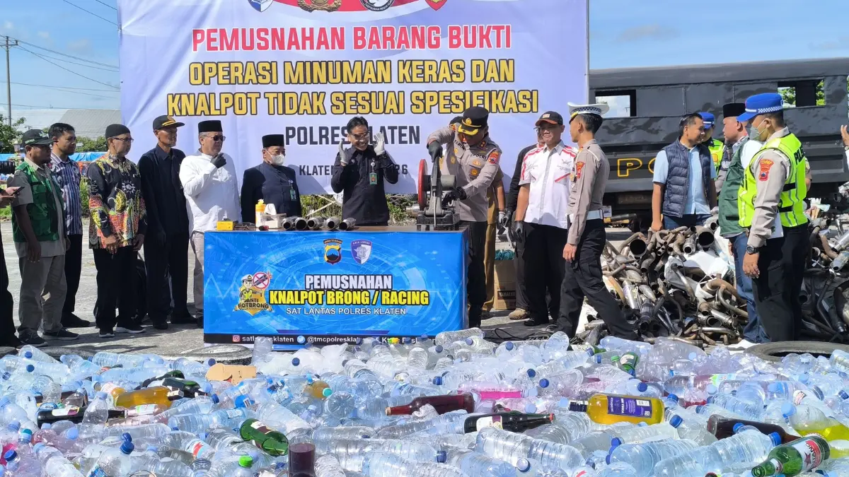 Polres Klaten Musnahkan 6.816 Botol Miras dan 315 Knalpot Brong Hasil Operasi Gabungan TNI-Polri-Pemkab