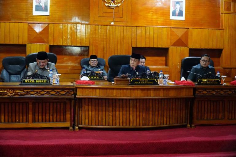 DPRD Bengkulu Selatan Lanjutkan Pembahasan Tiga Raperda Strategis, Eksekutif Sampaikan Jawaban atas Pandangan Fraksi