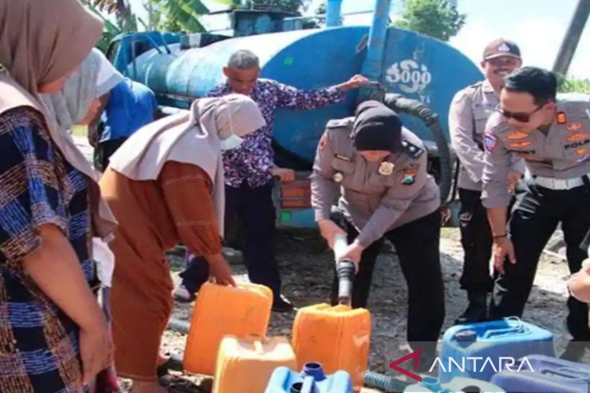 Krisis Air Bersih Landa 4.245 KK di Lima Kecamatan Lombok Barat, BPBD Kerahkan Empat Mobil Tangki