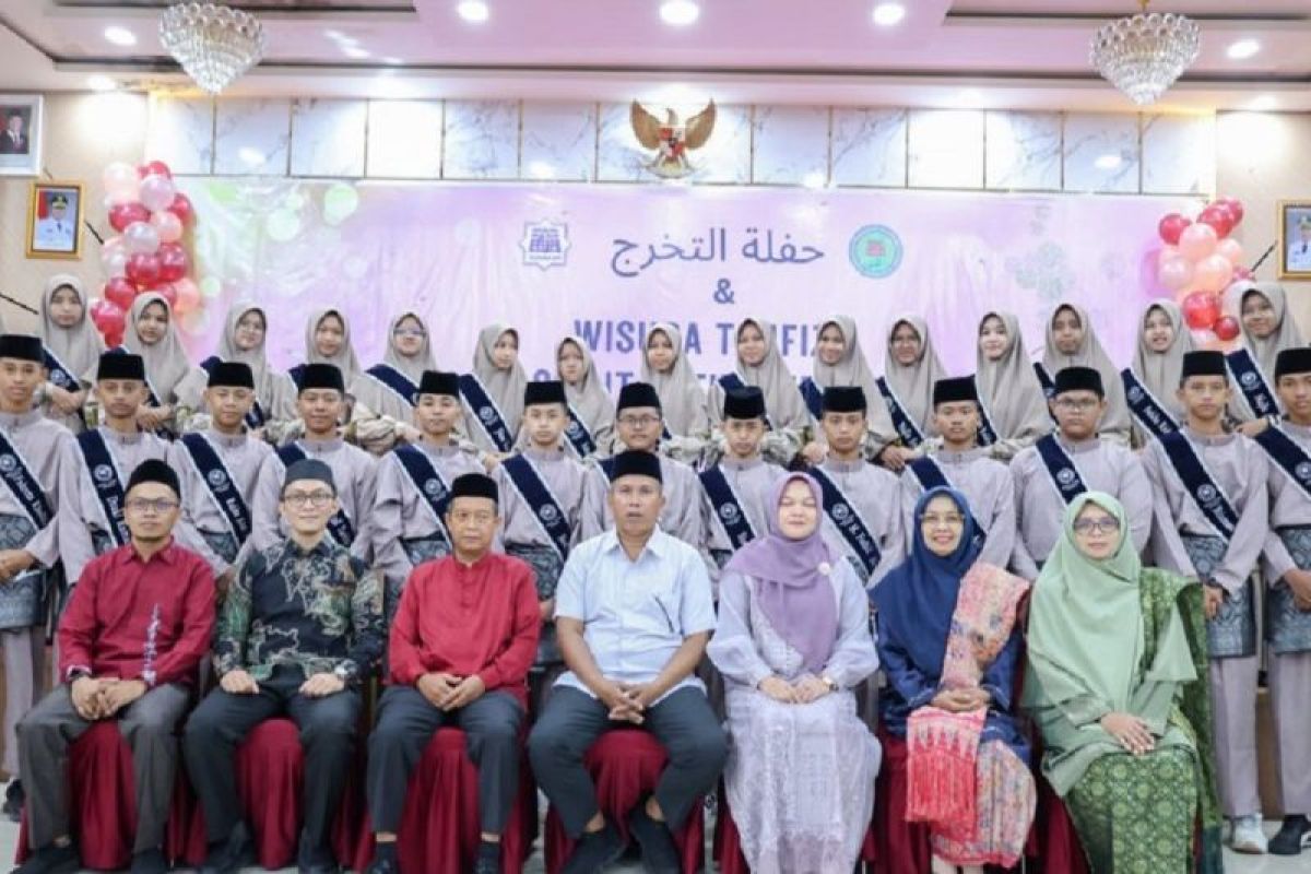Program Satu Rumah Satu Hafidz di Pariaman: Pemkot Apresiasi Sekolah yang Sukses Lahirkan 29 Penghafal Al-Quran