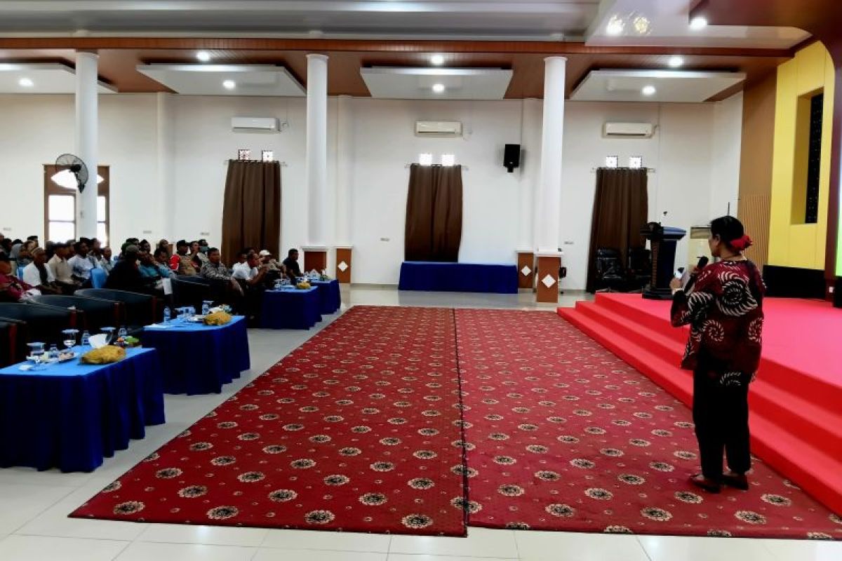 Kementan Turunkan 9 Penyuluh ke Natuna, 497 Petani di 6 Kecamatan Terima 38.500 Bibit Kelapa