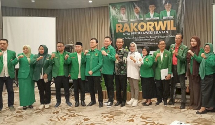 14 DPC PPP Sulsel Terima SK Kepengurusan, Ketua DPW Targetkan 8 Cabang Lain Tuntas Agustus