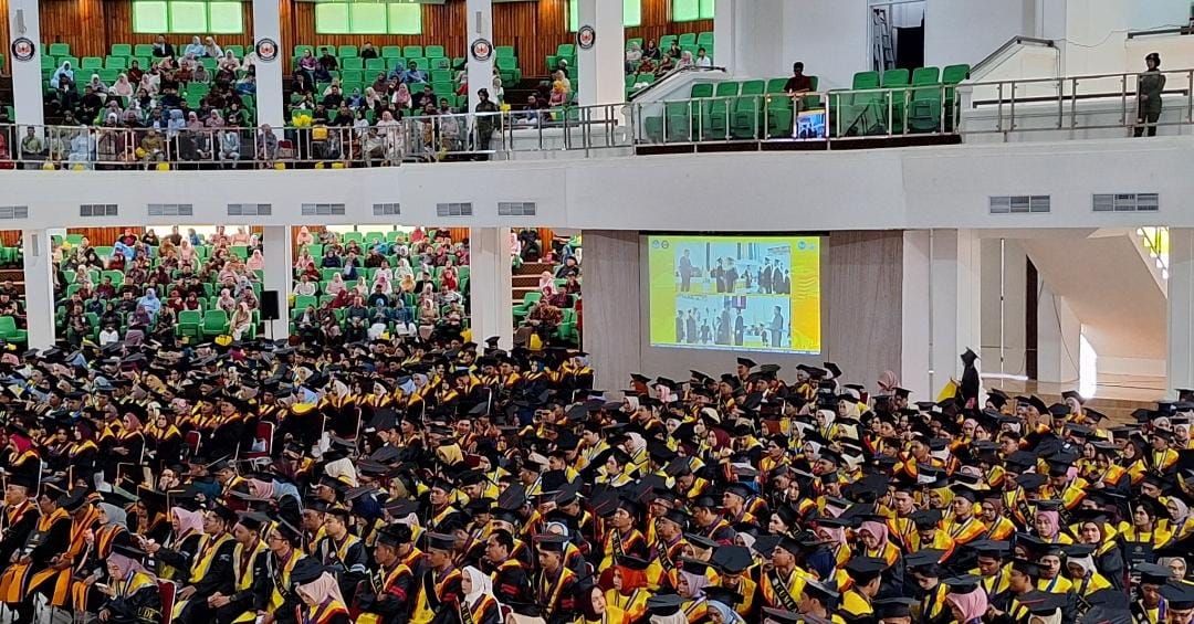 UHO Kendari Wisuda 752 Mahasiswa Periode V 2026, Dirjen Dikti Khairul Munadi Pimpin Langsung Pengukuhan