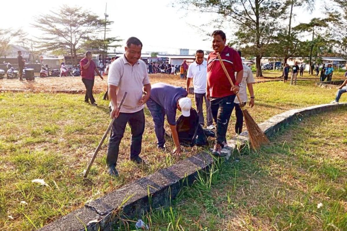 Wali Kota Pangkalpinang Ajak Warga Gotong Royong Rutin Setiap Jumat demi Wujudkan Kota Bersih dan Sehat