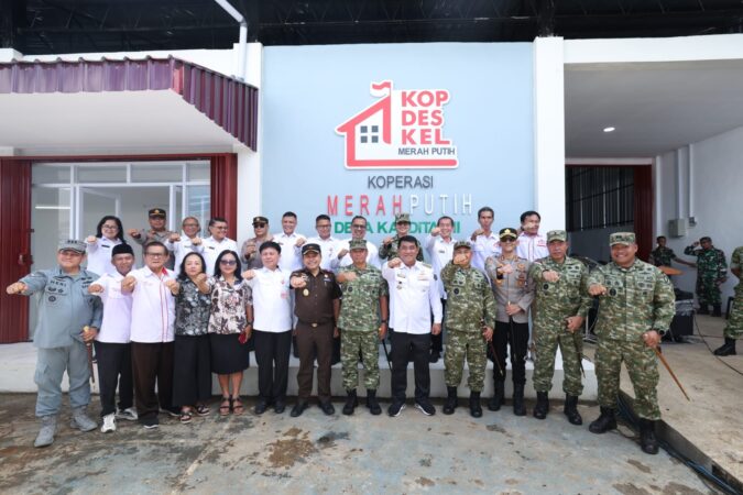 Gubernur Sulut Yulius Selvanus dampingi Prabowo Resmikan 1.061 Koperasi Desa Merah Putih di Minahasa Utara