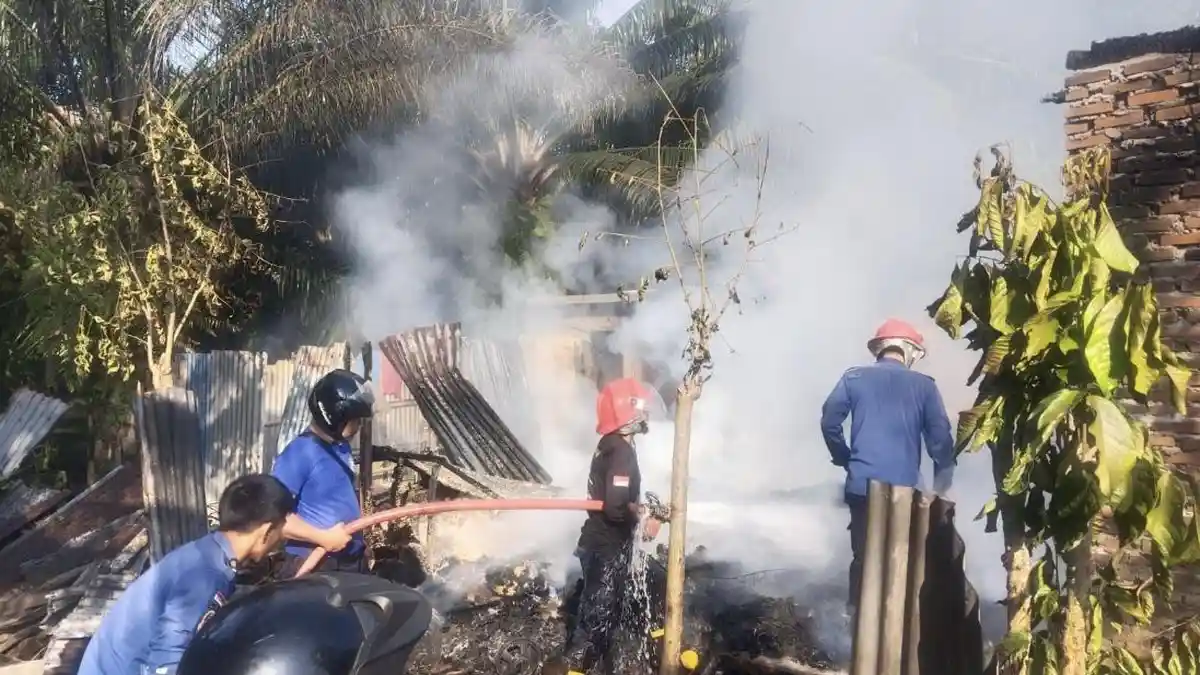 Rumah di Talang Indah Bengkulu Selatan Ludes Terbakar, Kerugian Capai Rp200 Juta