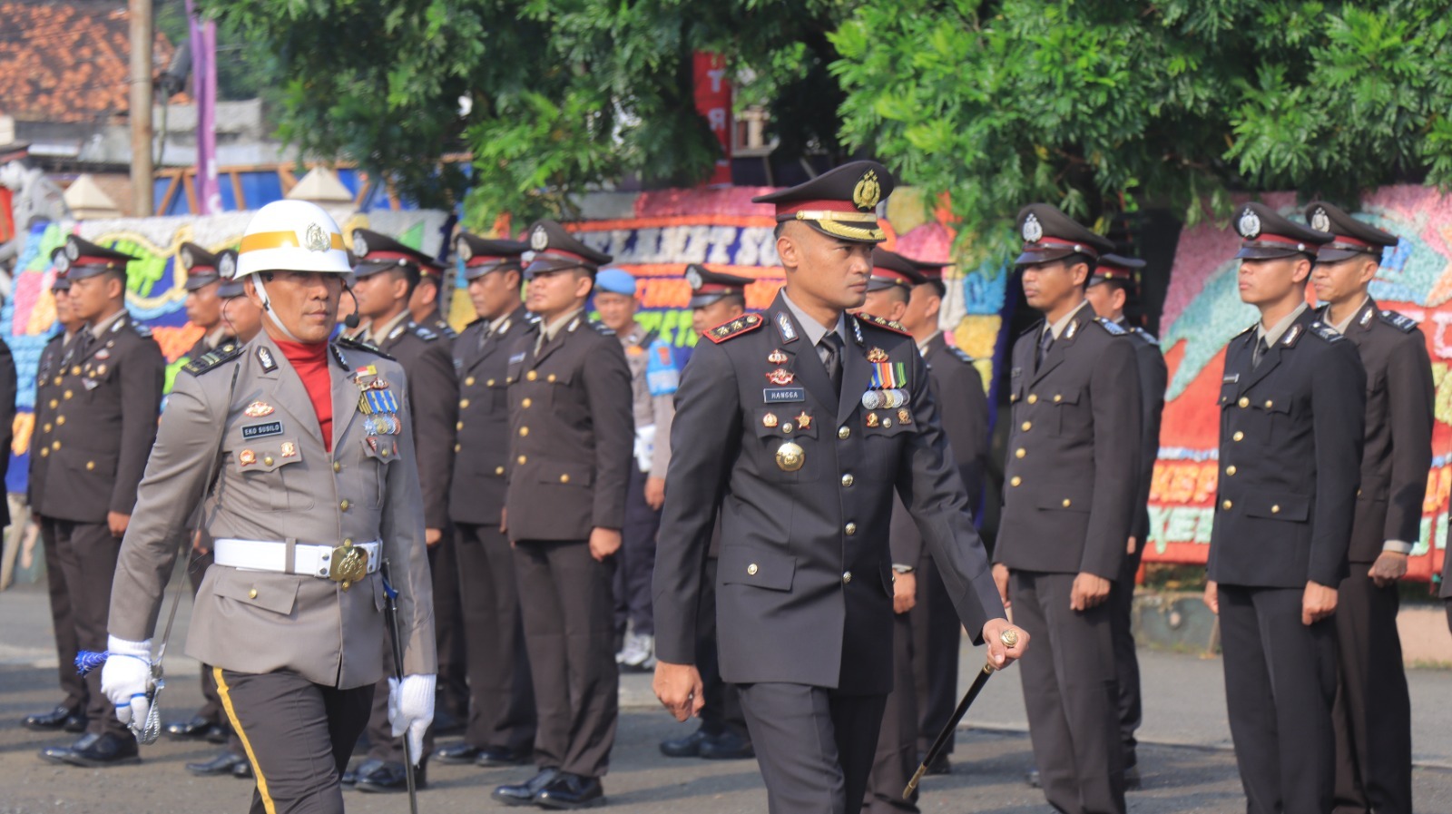Hari Bhayangkara ke-80 di Metro, Kapolres Bacakan Amanat Presiden dan Beri Penghargaan ke Warga Aktif Jaga Kamtibmas
