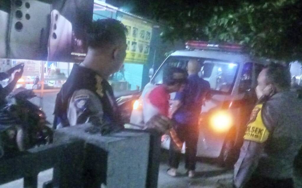 Kurir Antar Paket di Cibinong Kaget Temukan Penerima Pesanan Tewas di Kontrakan, Polisi Selidiki Penyebab