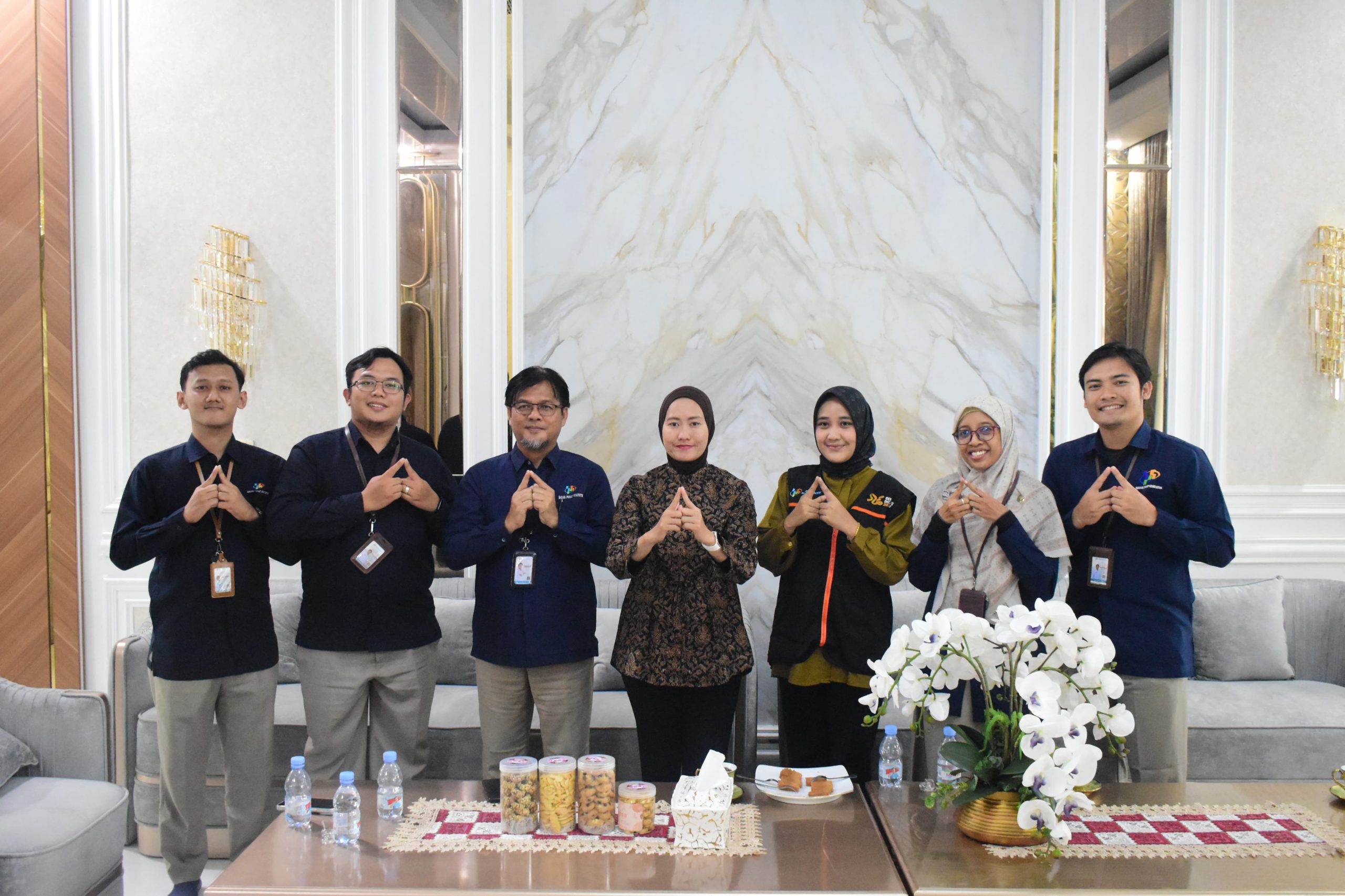 BPS Lahat Mulai Data Sensus Ekonomi 2026 Secara Door to Door, Wabup Jadi Responden Pertama