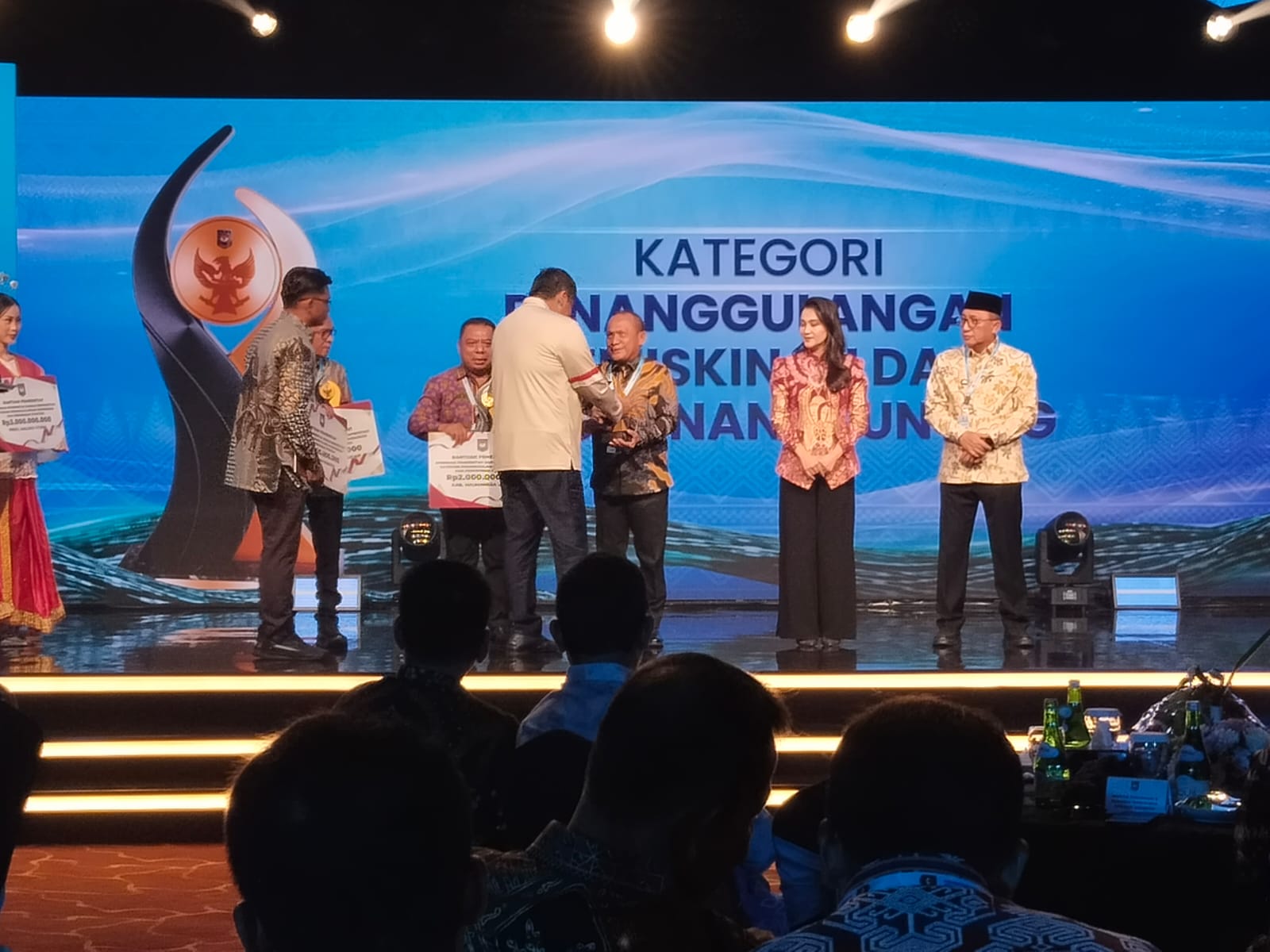 Pemkab Pulau Morotai Raih Penghargaan Terbaik I Penanganan Kemiskinan dan Stunting Se-Nusa Tenggara dan Maluku