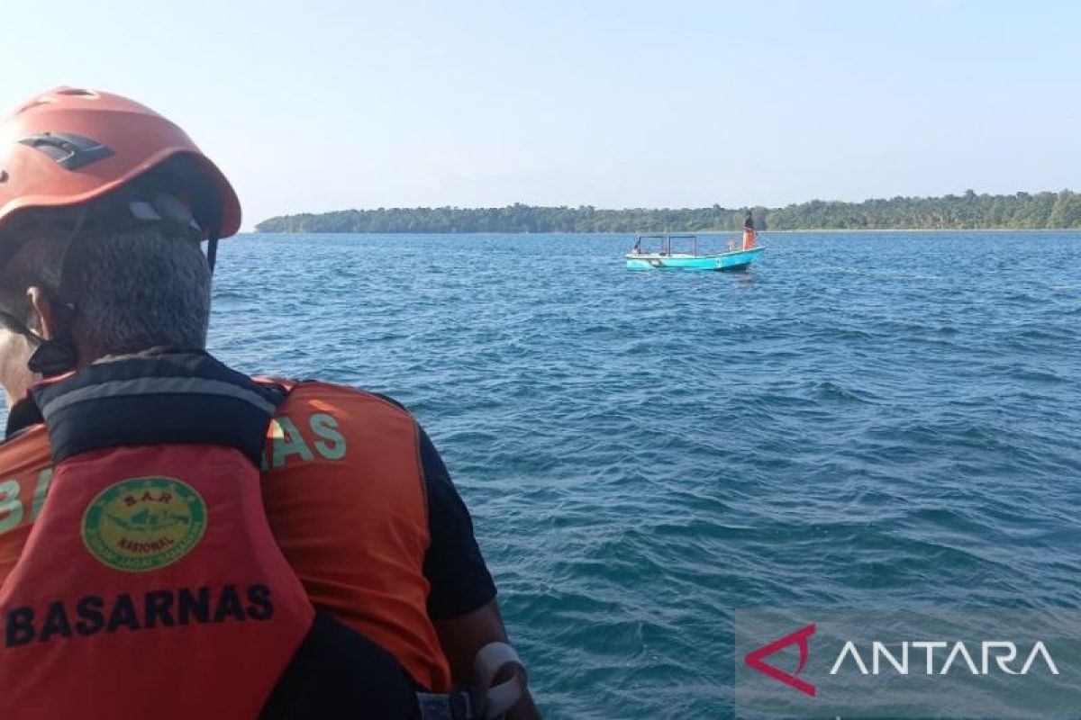 Nelayan Pencari Telur Ikan di Kepulauan Aru Selamat Dievakuasi Tim SAR Setelah Longboat Mati Mesin