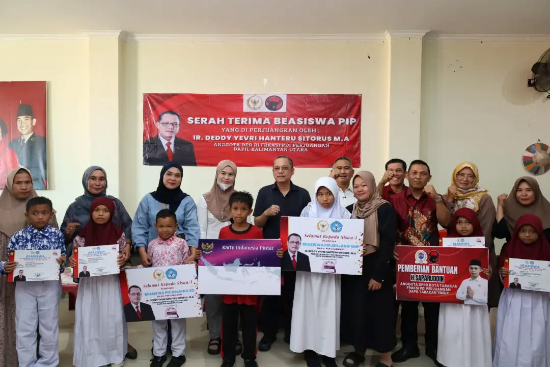 Wali Kota Tarakan Serahkan Beasiswa PIP untuk 209 Siswa, Tekankan Dana Digunakan untuk Beli Buku dan Perlengkapan Sekolah