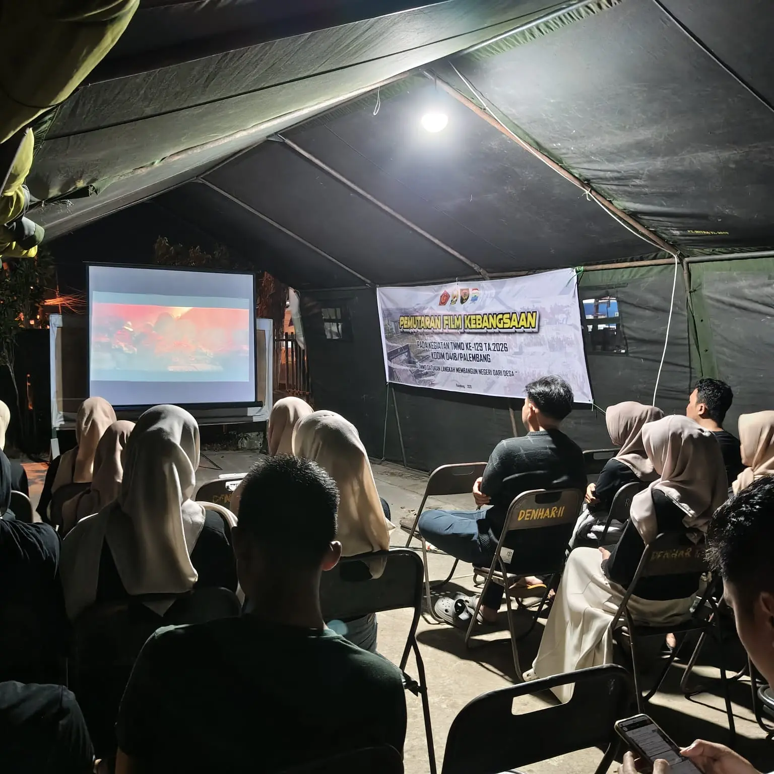 Nobar Film Kebangsaan di Talang Jambe Palembang Pererat Kemanunggalan TNI dan Warga saat TMMD ke-129