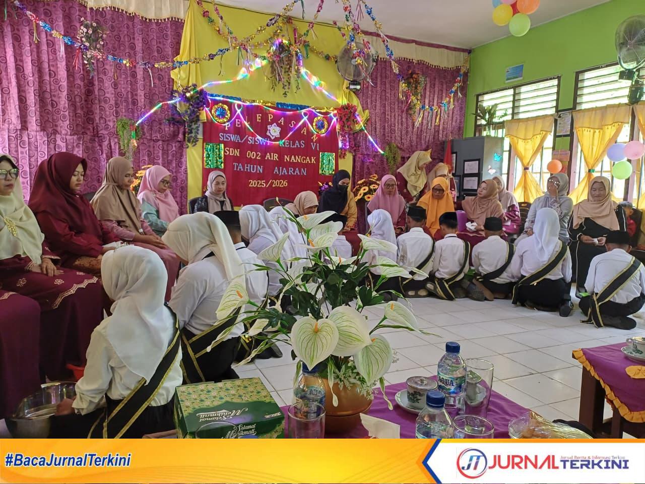 Kadisdikpora Anambas Toni Karnain Lepas 13 Siswa SD Negeri 02 Air Nangak, Ini 3 Program Prioritas Pendidikan yang Disiapkan Pemda