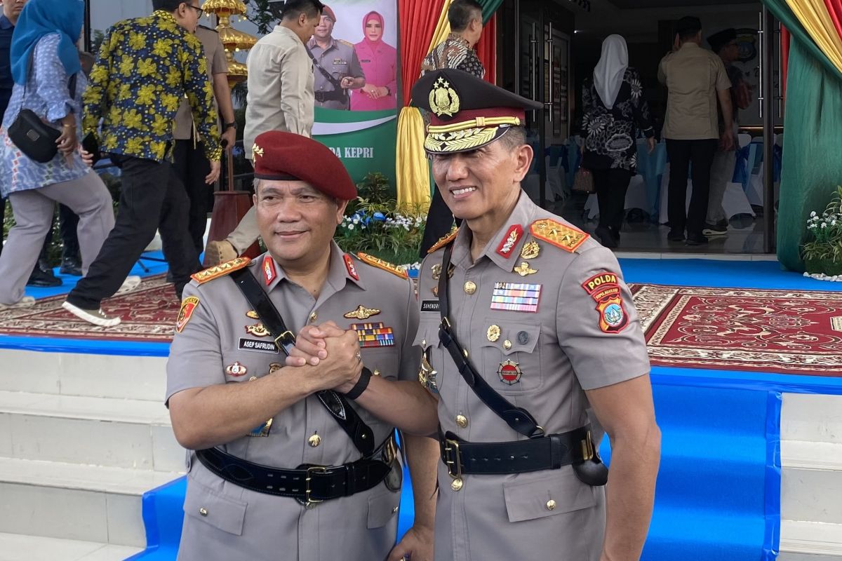 Kapolda Kepri Baru Irjen Pol Suhendri Pimpin Serah Terima Pataka, Tekankan Layanan Berpihak ke Masyarakat