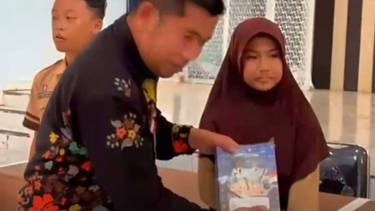 204 Siswa SMPN 1 Lahat Selatan Terima Bantuan 10 Buku Tulis dari Bupati dan Wabup Lahat