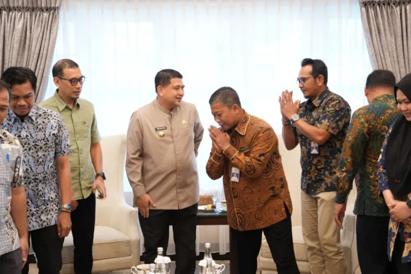 PIP Makassar Hibahkan Aset untuk Percepat Pengembangan Kawasan Stadion Untia, Wali Kota Apresiasi Sinergi