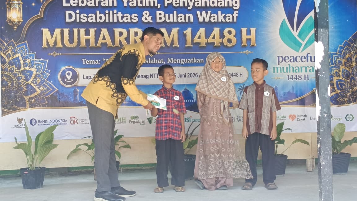 Kanwil Kemenag NTT dan BMH Salurkan 50 Paket Santunan untuk Anak Yatim dan Disabilitas di Kupang saat Muharram 1448 H