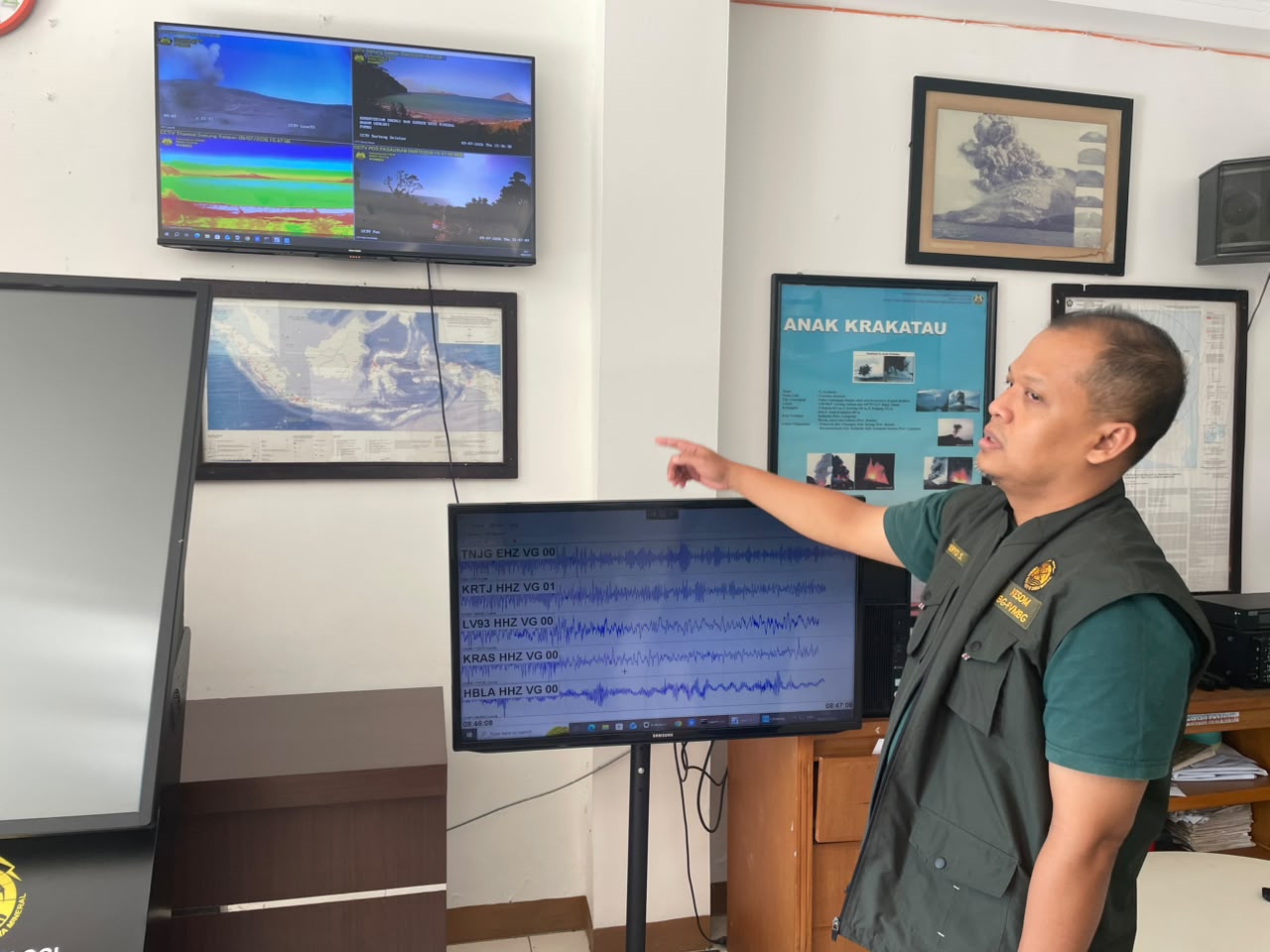 Aktivitas Wisata Anyer-Carita Tetap Normal Meski Status Siaga Anak Krakatau, Pemprov Banten Perkuat Mitigasi Tsunami