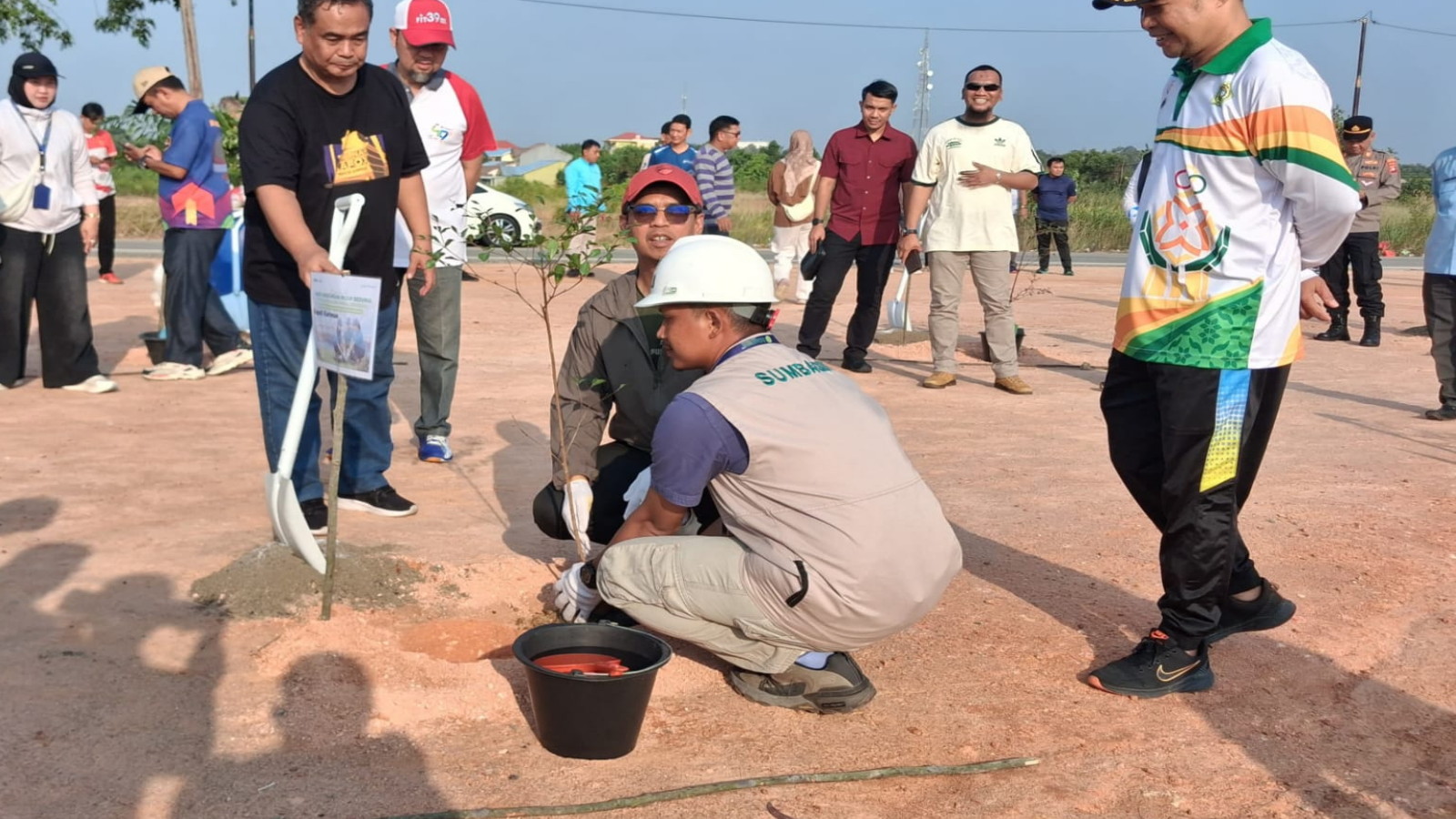 Pemkab Karimun dan Pelindo Tanam 600 Pohon di Coastal Area, Bupati: Ruang Publik Ini Dirancang Lebih Asri