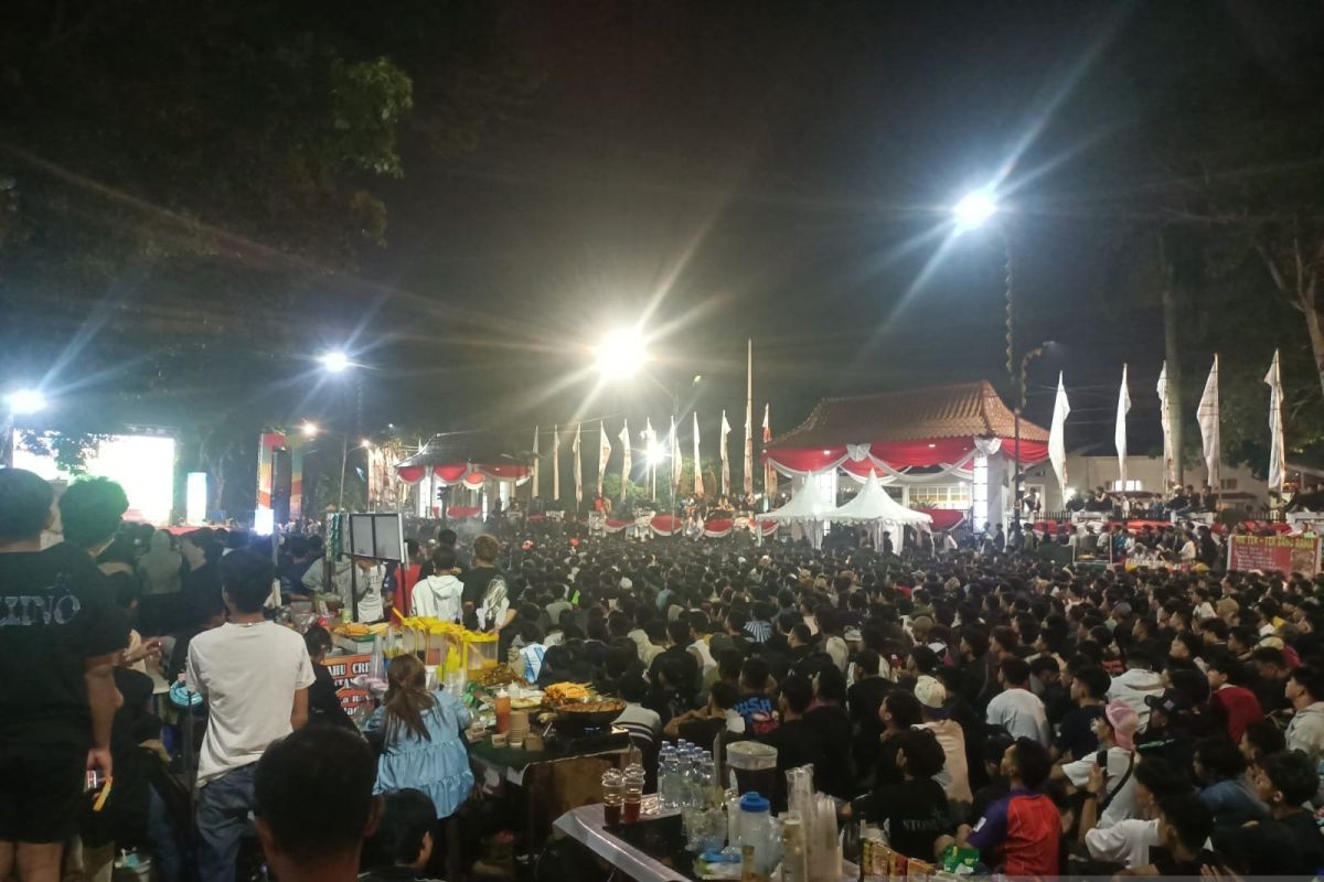 TNI dan Polri Gelar Nobar Final Piala Dunia 2026 di Kambang Iwak Palembang, Ribuan Warga Padati Pesta Rakyat
