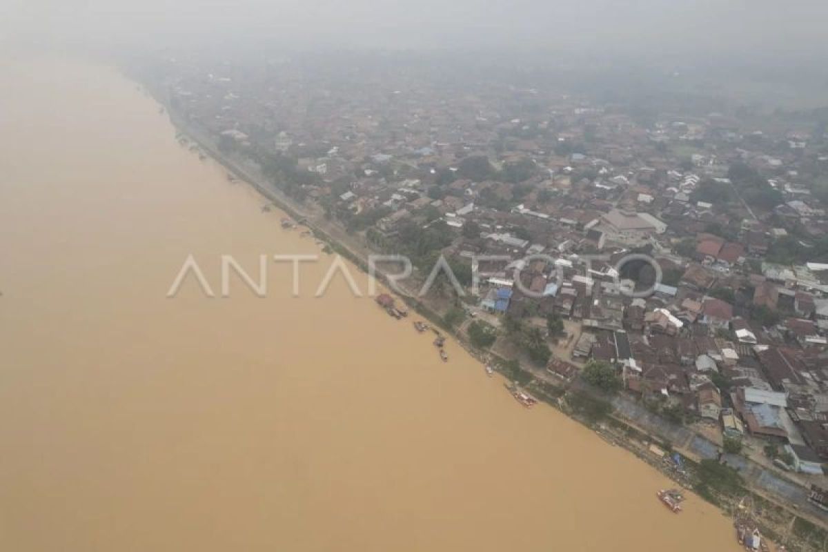 Kabut Asap Karhutla Selimuti Kota Jambi, Kualitas Udara Masuk Kategori Berbahaya