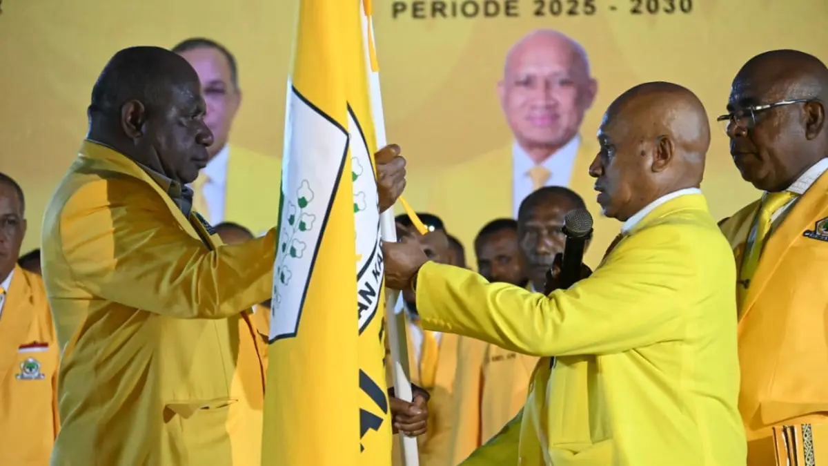 Bupati Biak Numfor Markus Mansnembra Resmi Jabat Ketua DPD Golkar, Mathius Fakiri Ingatkan Kader Jangan Jadi "Racun" di Legislatif