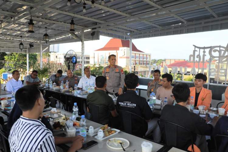 Kapolda Bengkulu Ngopi Santai Bareng BEM se-Kota Bengkulu, Perkuat Sinergi Kamtibmas dan Serap Aspirasi Mahasiswa
