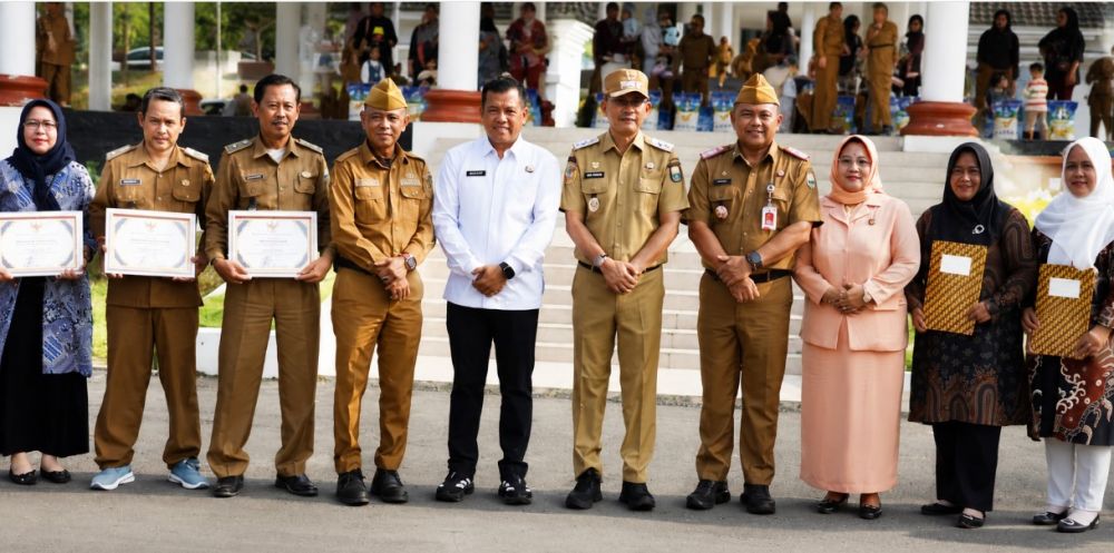 Wabup Muaro Jambi Pimpin Upacara HARGANAS ke-33, Tekankan Peran Ayah Batasi Gawai Anak di Era Digital