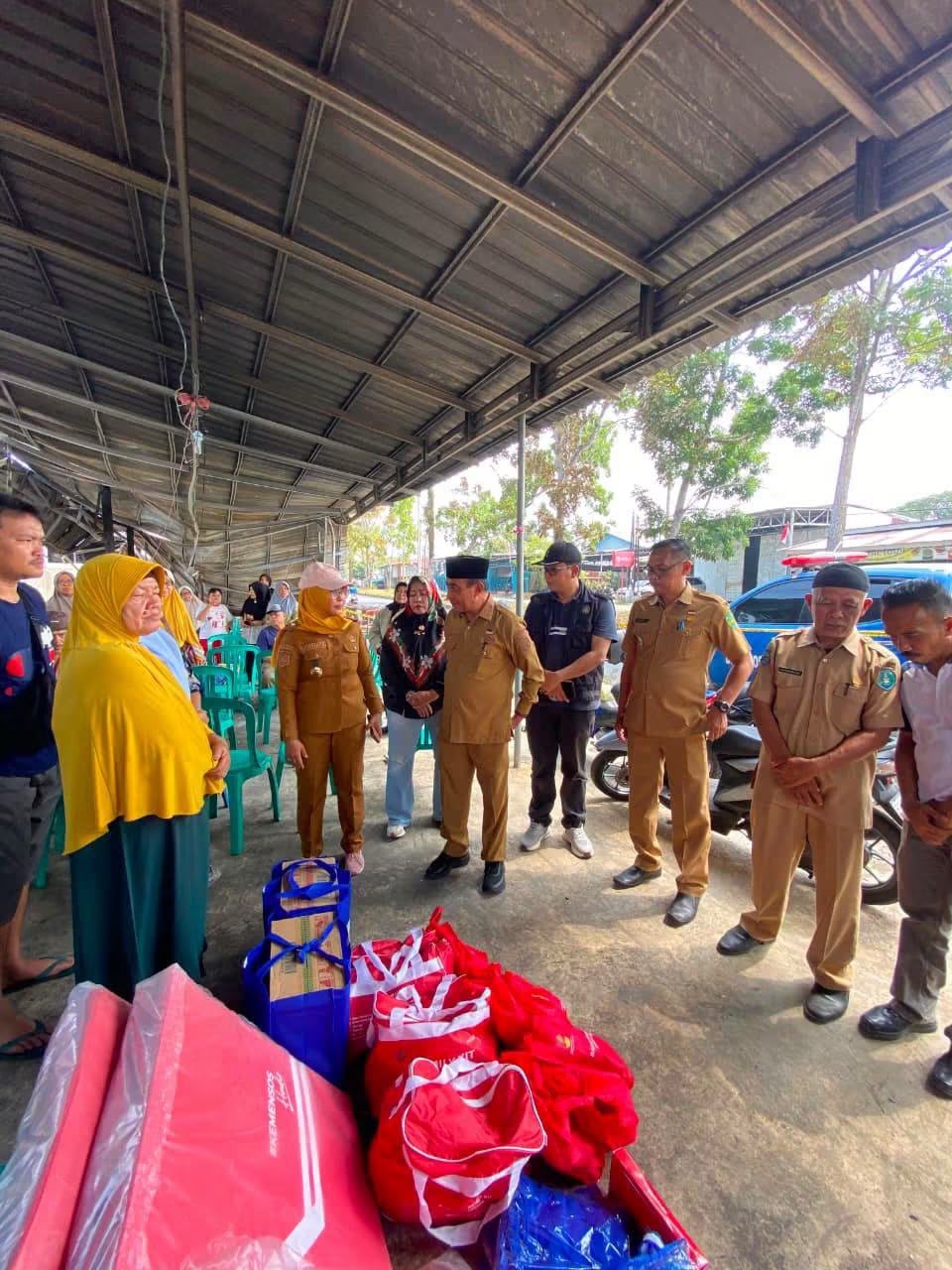 Pemkot Bengkulu Salurkan Bantuan untuk Korban Kebakaran di Jalan Jenggalu, Rumah Nini Suharti Hangus