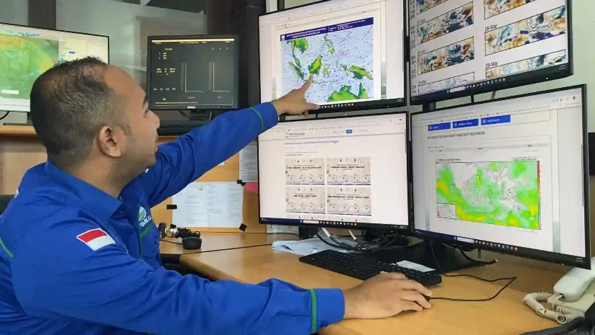 Cuaca Kalteng Kamis 18 Juni 2026: Palangka Raya dan Gunung Mas Waspada Hujan Petir Siang, Sampit Hujan Ringan