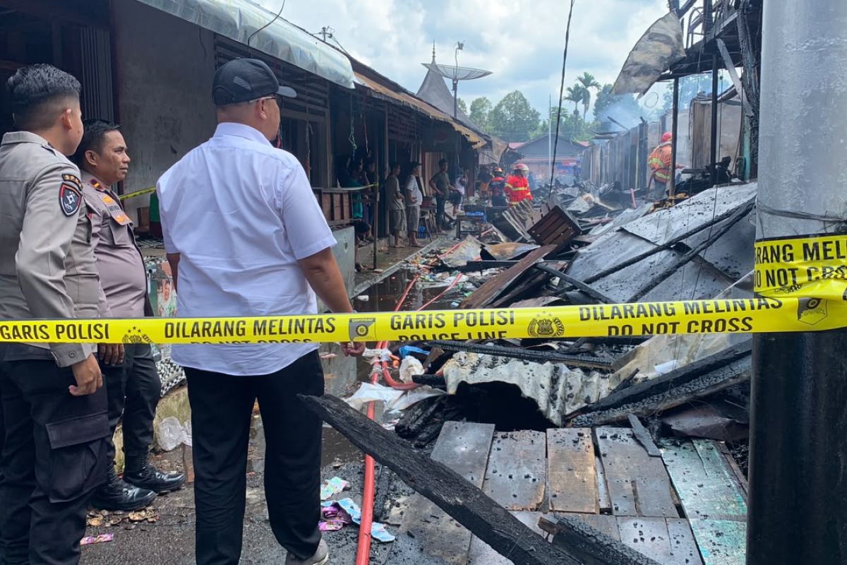 Kebakaran di Pasar Kayu Tanam Padang Pariaman Hanguskan 15 Kios, Kerugian Capai Rp2,5 Miliar