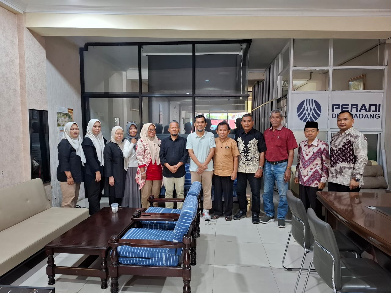 Ombudsman Sumbar Akui Pendidikan Gratis Hanya Slogan, Orang Tua Masih Dibebani Sumbangan Komite