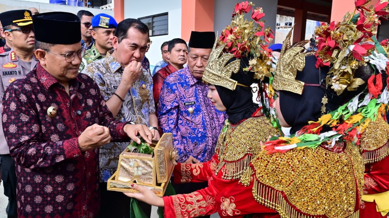 300 Siswa Sekolah Rakyat Kota Jambi Mulai MPLS, Wagub dan Wali Kota Saksikan Langsung Proses Verifikasi