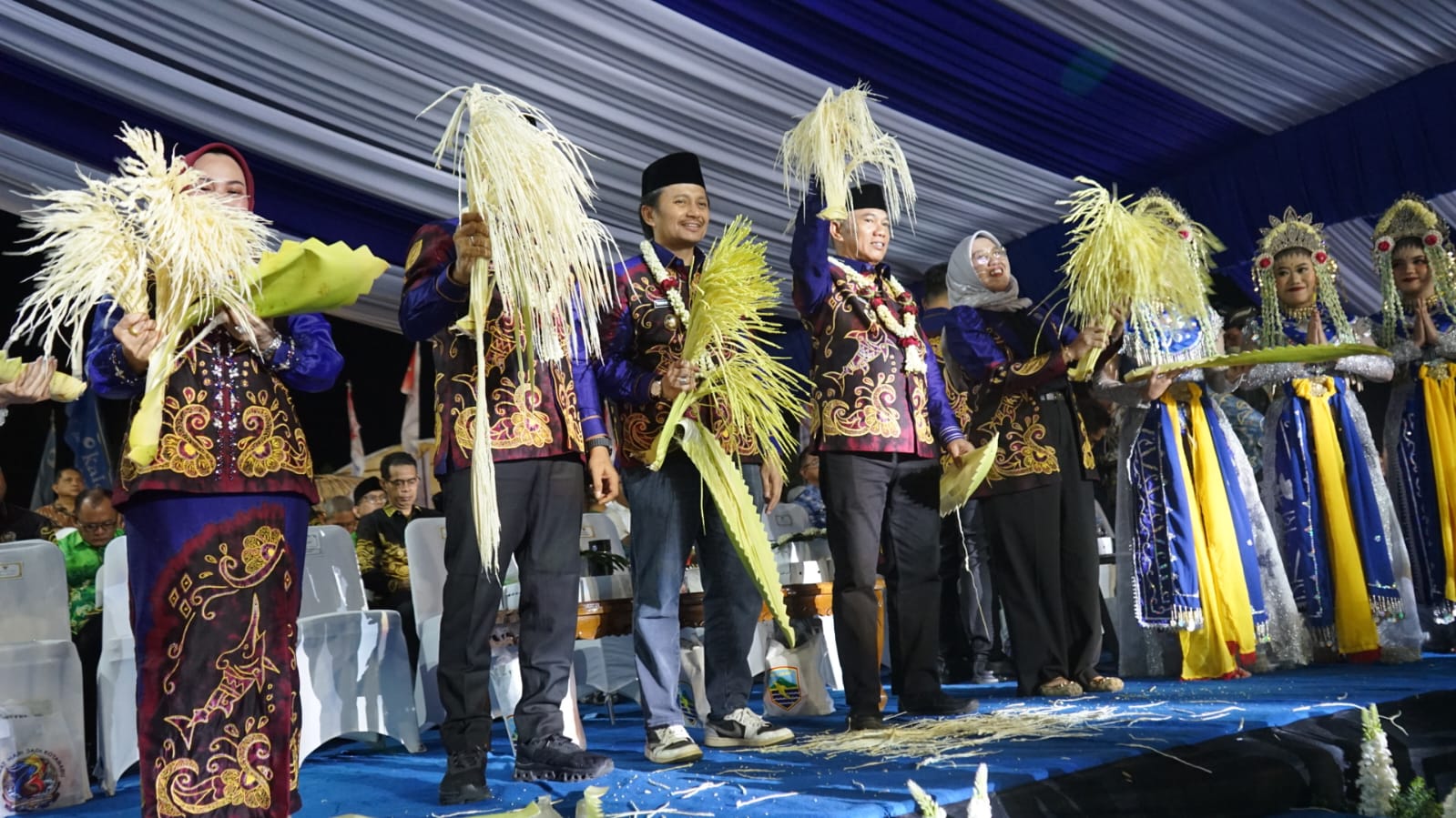 Malam Puncak HUT ke-76 Kotabaru Digelar di Siring Laut, Wagub Kalsel Apresiasi Capaian Daerah